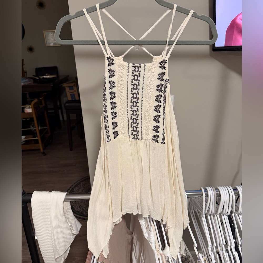 Socialite Embroidered Top